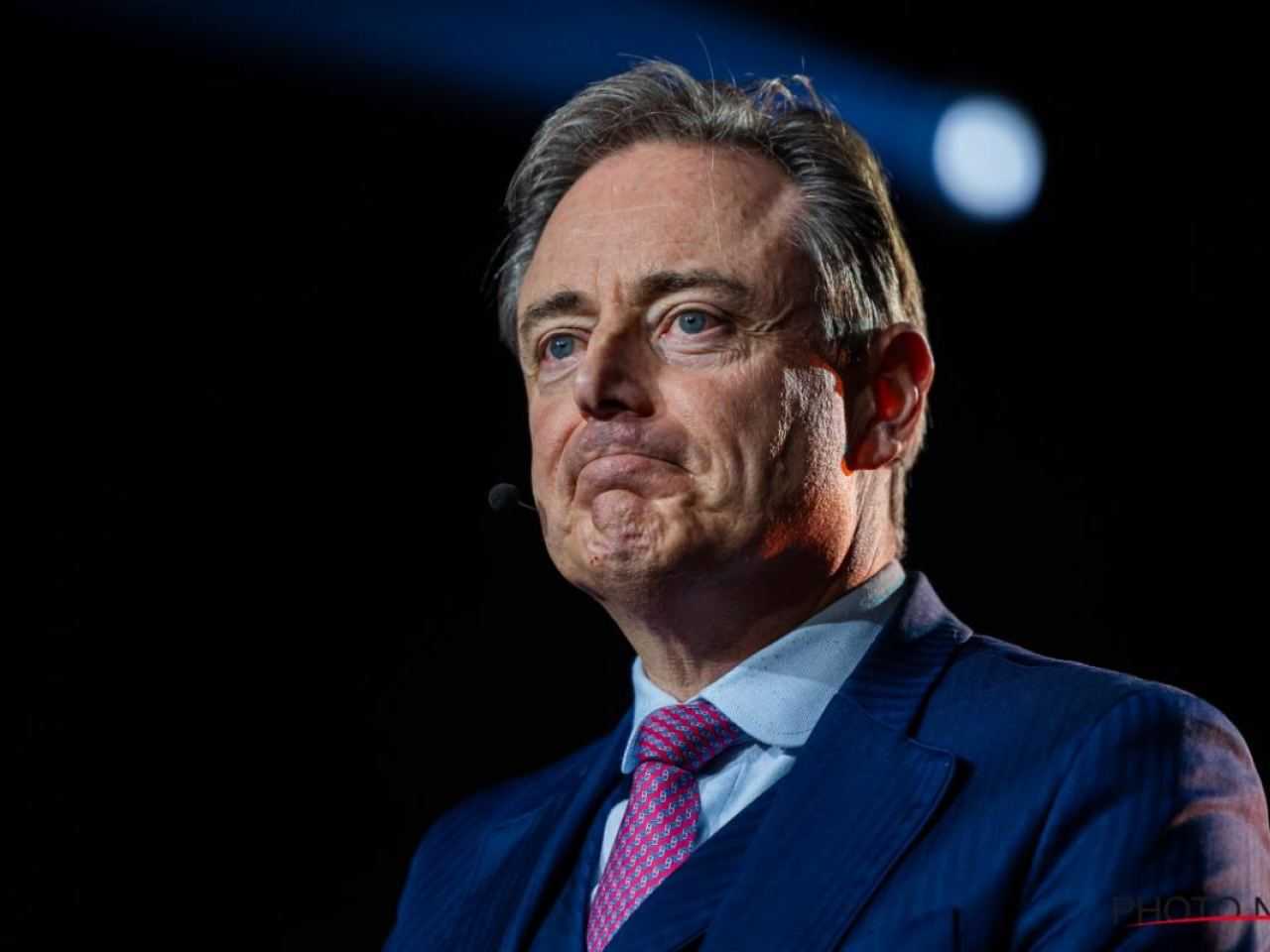 Expert is wat opgevallen aan Bart De Wever: "Hij zit aan het einde van